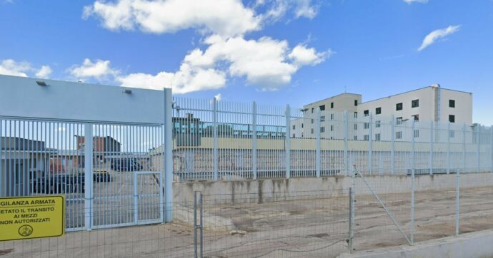 Evasione dal carcere di Trani: due detenuti scavalcano i muri con le lenzuola annodate