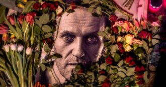 Copertina di Milano, depongono fiori per ricordare Navalny e vengono identificati dalla Digos. Dal Pd interrogazione a Piantedosi
