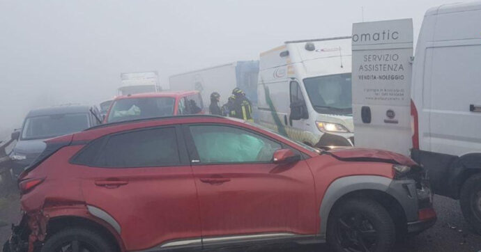 Autobrennero chiusa per nebbia tra Verona e Modena: sabato maxi tamponamento con 21 auto e un tir