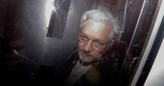 Copertina di Quello che sappiamo grazie ad Assange