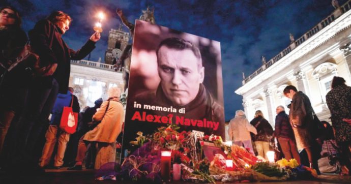 La piazza dell’ipocrisia: fischi alla pattuglia leghista