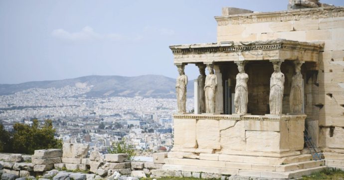 Il potere anarchico delle donne. Pólis, una rivoluzione rosa