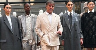 Copertina di Milano Fashion Week, Brunello Cucinelli: “Se gli imprenditori destinassero anche solo l’1% del profitto agli operai questo mestiere sarebbe valorizzato”