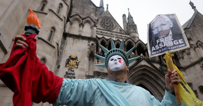 Caso Assange, Stella Moris: “Ora si saprà quanto  gli Usa insabbiano  i loro crimini bellici”