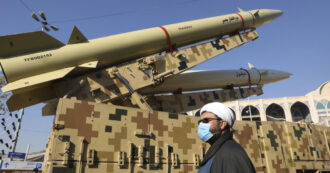 Copertina di Media: “Centinaia di missili balistici dall’Iran alla Russia”. Mentre Kiev è sempre più a corto di munizioni, Mosca si rafforza