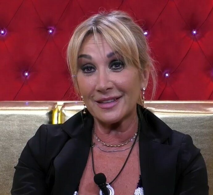 Grande Fratello, Simona Tagli: “Ho sciolto il voto di castità, ma non ho trovato un uomo. Mi sono innamorata di Beatrice Luzzi”