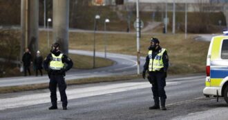 Copertina di Svezia, sospetta fuga di gas nella sede dei servizi segreti: 7 feriti. “La causa non è chiara”