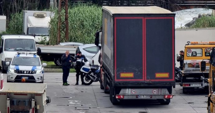 Investe 2 studenti e fugge: lui muore, lei è gravissima