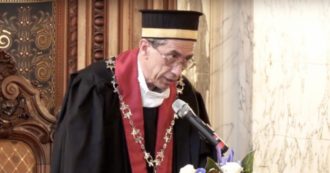 Copertina di Manganellate al corteo pro-Palestina, il rettore Zucchi: “Violenze ingiustificabili, anche se non condivido le ragioni della protesta”