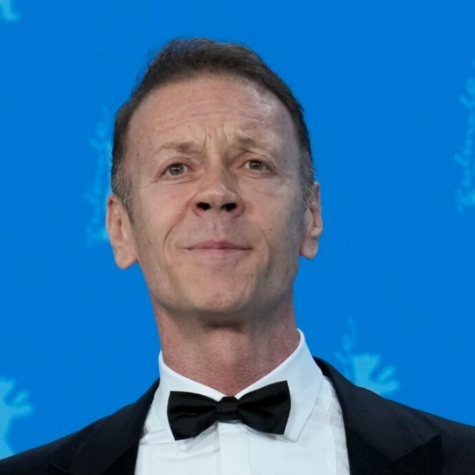 Rocco Siffredi attacca con la maxi querela contro le attrici che lo hanno accusato di violenze sul set: 21 persone coinvolte tra cui due autori de “Le Iene”