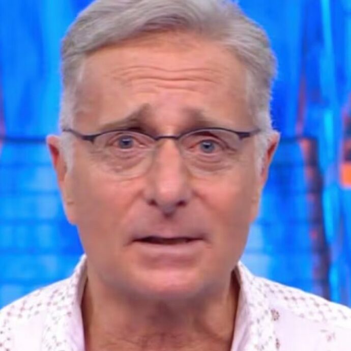 Paolo Bonolis: “Sanremo? Potrebbe essere una bella chiusura”. Poi ricorda la lite con Ricci: “Mi ha fatto qualcosa di spiacevole”. La replica di Striscia