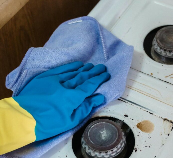 Perché guardare i video delle pulizie ci rilassa? Benvenuti su CleanTok, dove riordinare casa è una forma di intrattenimento