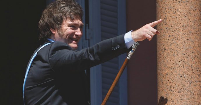 Al “Motosega” Milei bastano 2 mesi per impoverire gli argentini