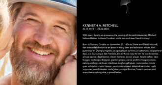 Copertina di Muore a 49 anni l’attore Kenneth Mitchell. Gli ultimi impegni nella serie Star Trek grazie a un sostegno per recitare in piedi