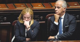 Copertina di Meloni sui manganelli di Pisa e Firenze: “Non chiediamo scusa, questo è Stato di diritto”