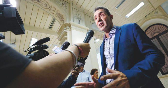 Vannacci va sotto inchiesta: “Istiga all’odio”