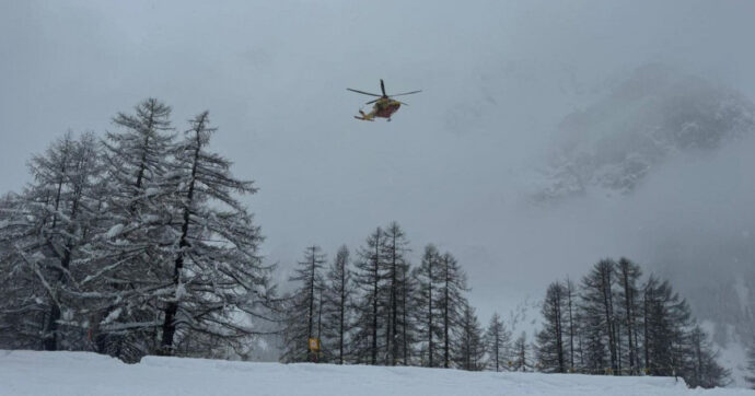 Precipita durante un fuoripista a Courmayeur: muore guida alpina francese di Chamonix
