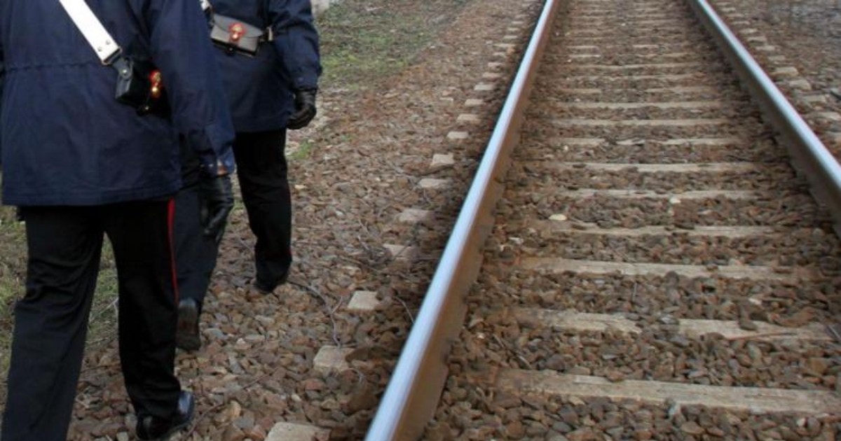 Un 17enne muore investito da un treno mentre attraversa i binari a Felizzano. Circolazione rallentata sulla linea Torino Genova