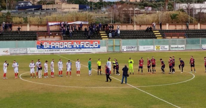 “Il guardalinee è assessore, sbaglia decisioni e aiuta i rivali”