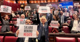 Copertina di Salario minimo, ok del Senato alla delega. Che non prevede alcun minimo orario. Opposizioni: “Legge truffa, fumo negli occhi dei lavoratori”
