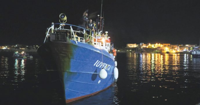 Cola a picco  l’inchiesta  sui “taxi del mare”: “Testi non attendibili”