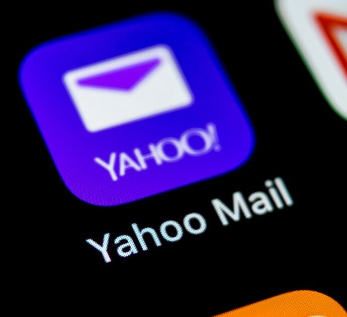 Yahoo Mail down, la casella di posta elettronica non funziona: centinaia di segnalazioni da parte degli utenti
