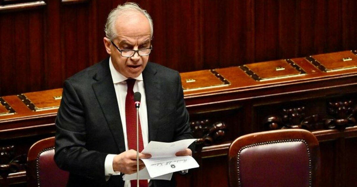 Manganellate agli studenti, Piantedosi ammette: “A Pisa una sconfitta”. Ma difende la polizia. E Tajani: “Agenti spesso attaccati da radical chic”