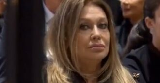 Copertina di Veronica Lario, l’ex moglie di Berlusconi per la prima volta in tv: “Trattata da velina ingrata”