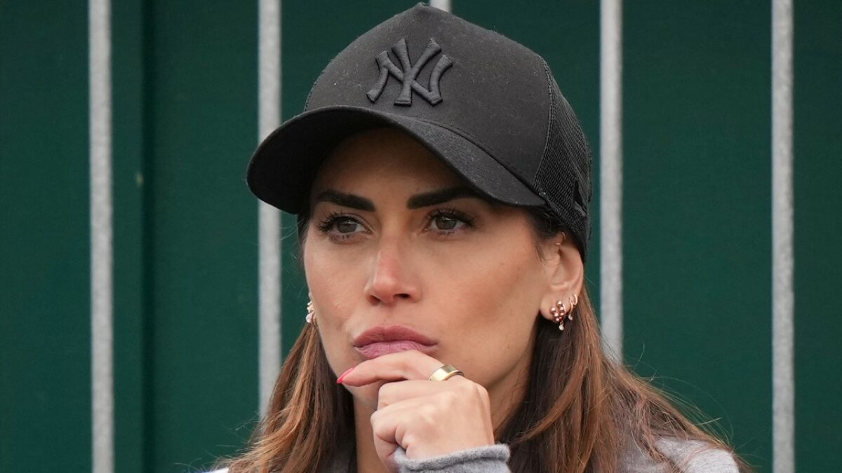 “Mangio bene, da anni mi sottopongo a ozonoterapia. Vedo ragazze di vent’anni vecchie dentro che passano il tempo a farsi punturine. Ho un fidanzato più giovane, che importa?”: parla Melissa Satta