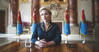 Copertina di “The regime”, feroce parodia  di una leader incapace