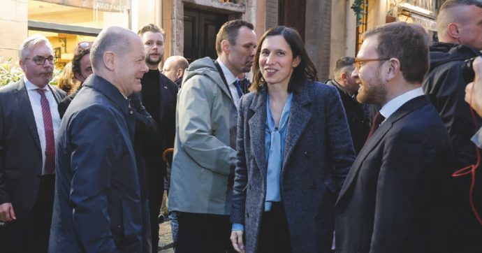 Il Pse timido sul cessate il fuoco a Gaza. Il “manifesto” insiste sulle armi a Kiev