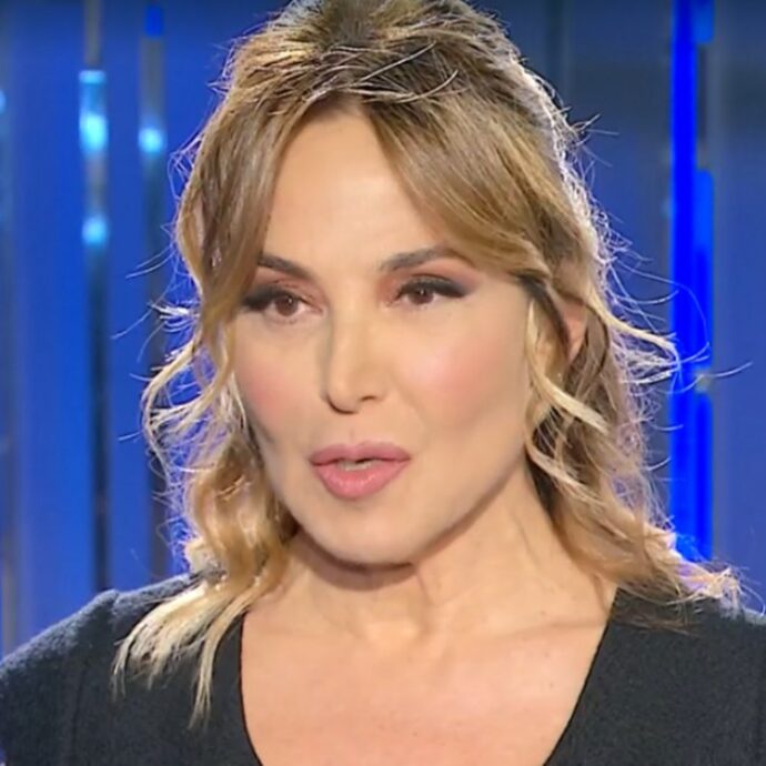 Barbara D’Urso: “Il dolore per l’addio a Mediaset è ancora vivo, ma che emozione tornare in Rai. Il mio cuore è qua”, l’intervista a Domenica In