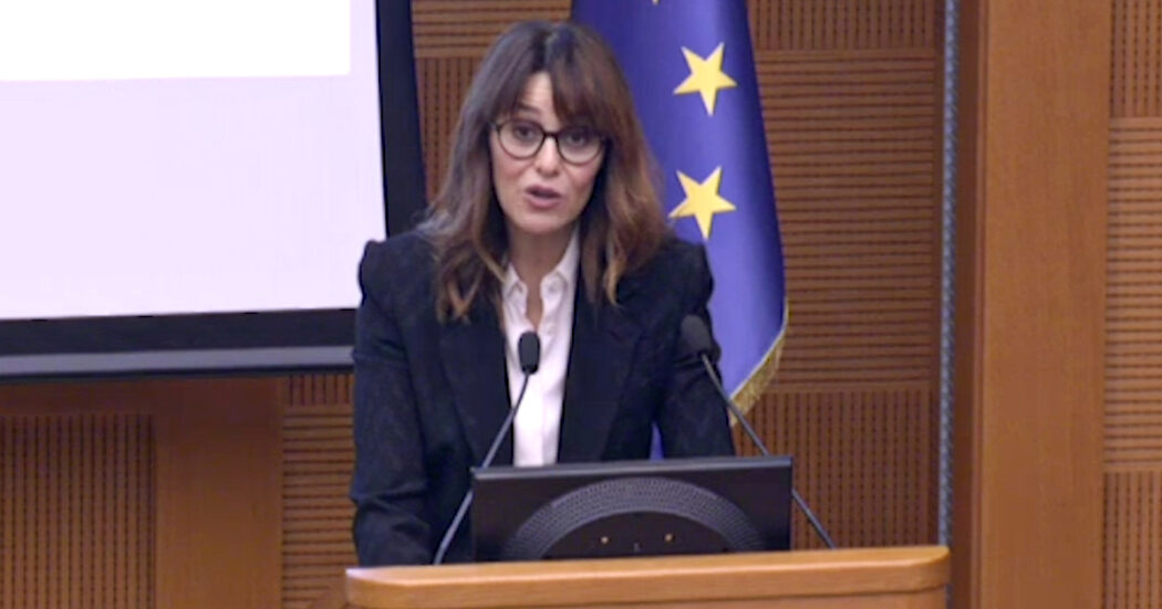 L’appello di Paola Cortellesi ai parlamentari: “La violenza maschile sulle donne cessi di essere l’indegno fenomeno sociale che affligge l’Italia”