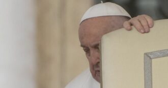 Copertina di Ancora problemi di salute per Papa Francesco: a leggere la catechesi del mercoledì è un suo collaboratore