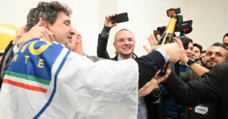 Copertina di Marsilio vive a Roma, lavora a Pescara: 186 mila km in 5 anni con l’auto blu