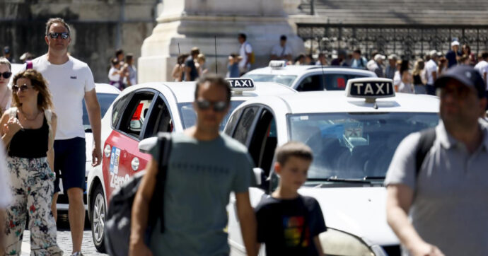 L’Antitrust chiede più licenze per i taxi a Milano, Roma, Napoli e Palermo. “Insufficiente l’aumento deciso dal governo”