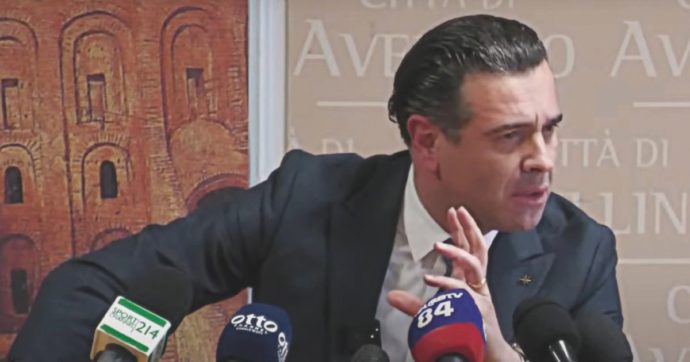 Avellino, perquisiti uffici e abitazione del sindaco Festa