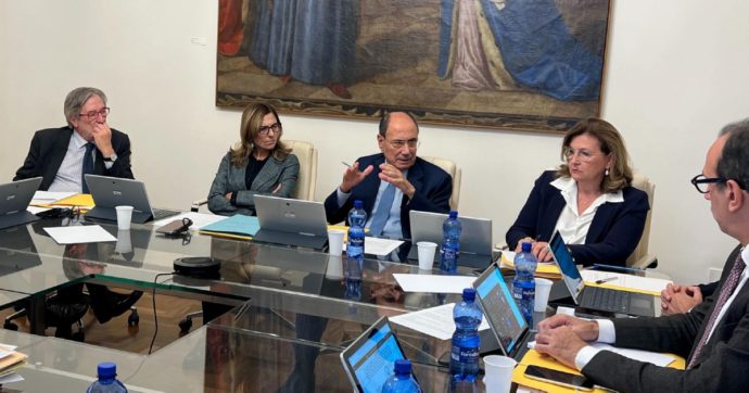 Sicilia, manager sanità: mancano le carte, salta la valutazione