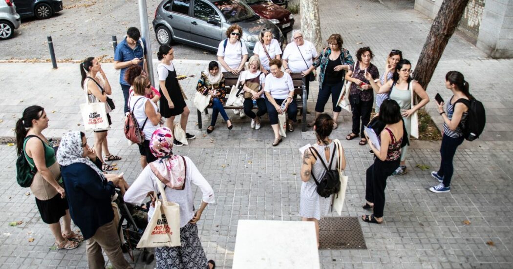 “La paura nello spazio pubblico esclude le donne e le limita. Dobbiamo cambiare le città (dalle luci alla gestione della notte): ecco come”