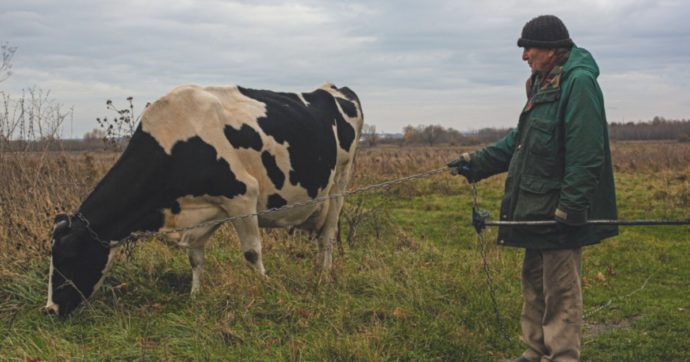 Ucraina, il reportage: “Qui al confine, tra mine e campi incolti, Europa e Nato sono un’illusione”