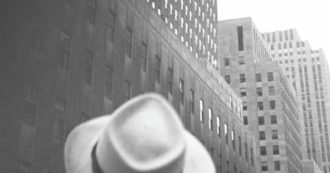 Copertina di Un doblone rubato e a Philip Marlowe i cadaveri (tre) arrivano al ginocchio