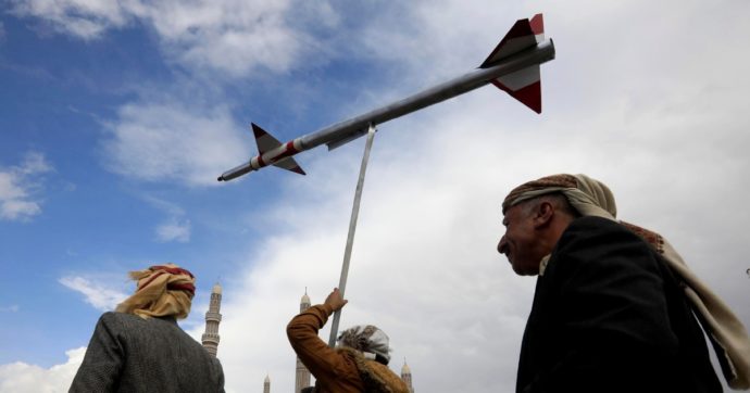 Minacce Houthi:  “Non abbiamo attaccato l’Italia ma ora rischiate”