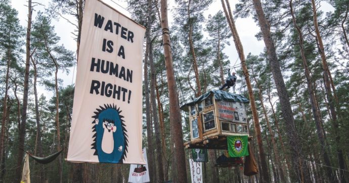 Tesla, cresce l’opposizione: altro che verde, inquina le falde