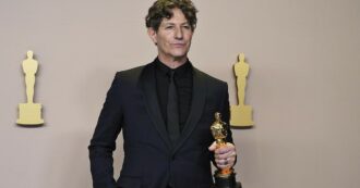 Copertina di Oscar 2024, il regista Jonathan Glazer: “In questo momento siamo qui come uomini che rifiutano la loro ebraicità”