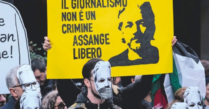 Copertina di Non solo Assange: da Mosca ad Atene cronisti in pericolo