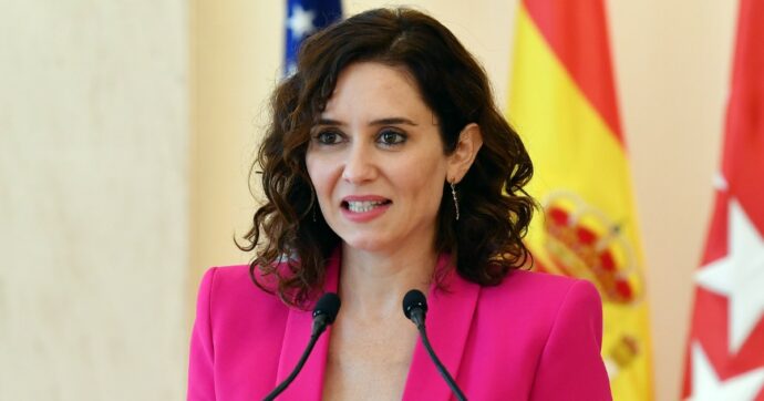 “Il compagno ha frodato il Fisco”: bufera sulla governatrice di Madrid Isabel Diaz Ayuso