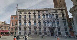 Copertina di La Rai vuole disfarsi di Palazzo Labia, sede di Venezia. I giornalisti: “Dismettono i gioielli di famiglia”. Zaia: “È come vendere il Colosseo”