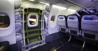 Copertina di Il 737 Max della Boeing bocciato in 33 verifiche su 89. “Sapone liquido usato per montare i portelloni”
