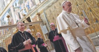 Copertina di Papa e Parolin: guerra interna al Vaticano per la pace in Ucraina