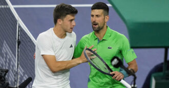 Copertina di Novak Djokovic salterà gli Open di Miami. Il serbo n°1 del mondo si ritira dopo la sconfitta con Nardi